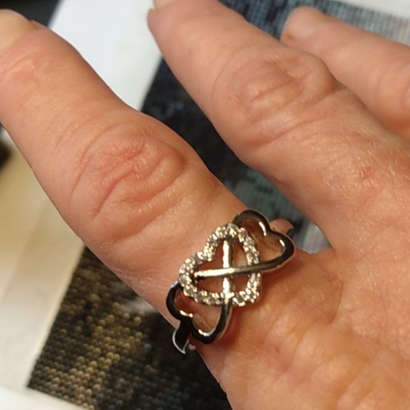 Junxin small infinity heart ring - Picture 3 of 5